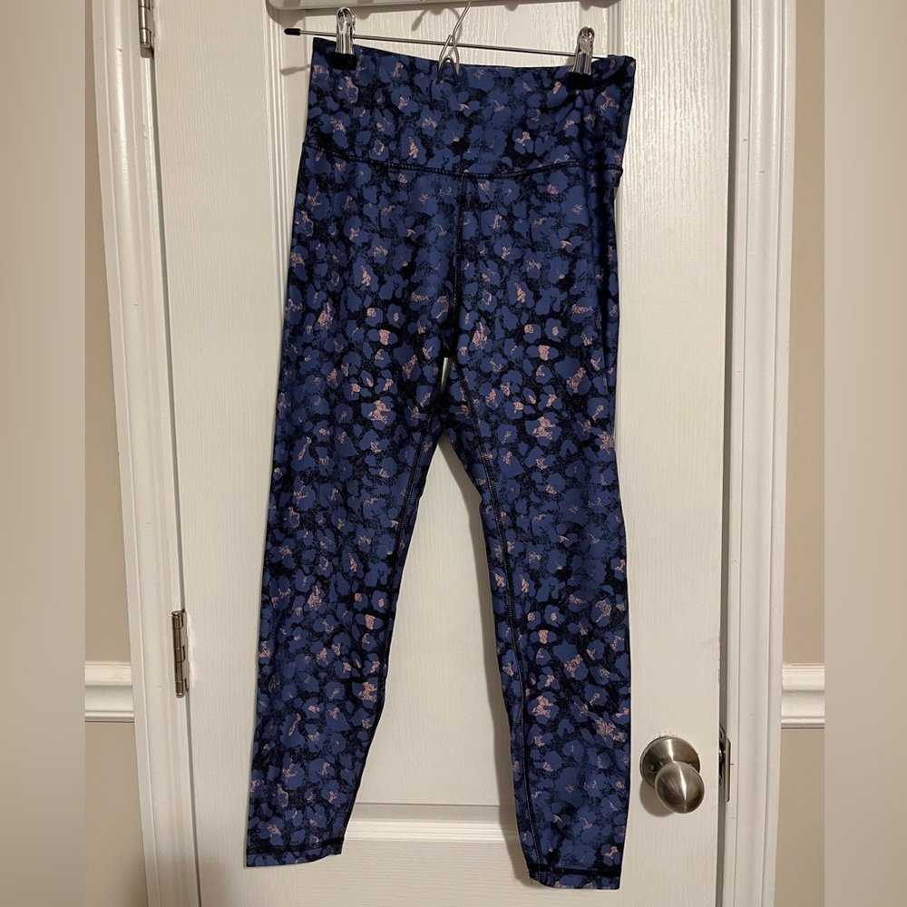 Ladies leggings size medium